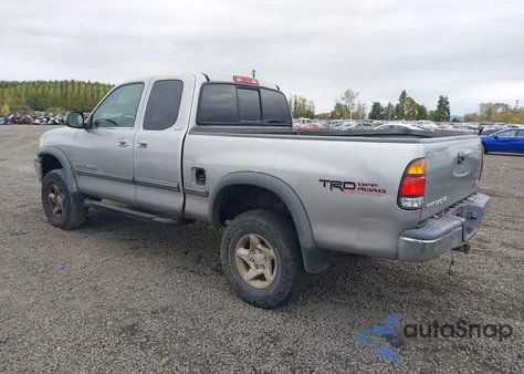 2002 Toyota Tundra Sr5 V8 z USA, uszkodzony, nr VIN 5TBRT34132S235262